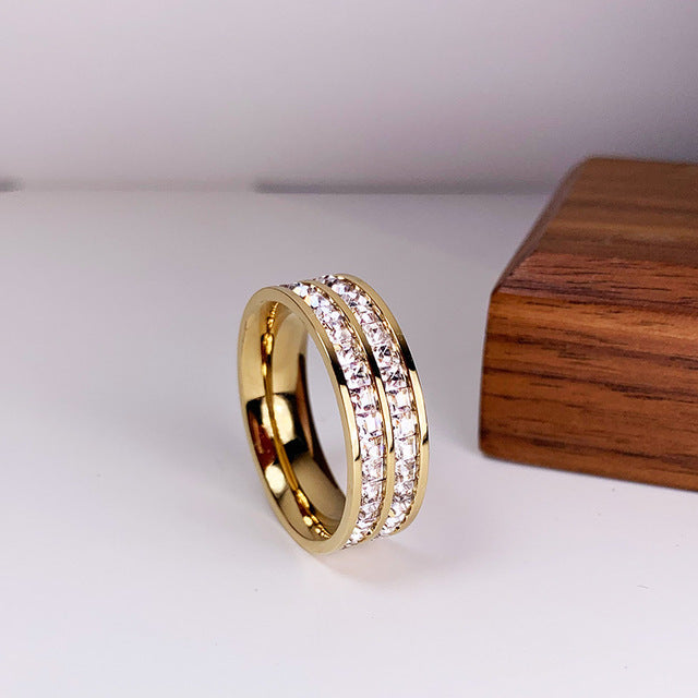 Revere | Dobbelt design – Elegant ring med glitrende zirkonia