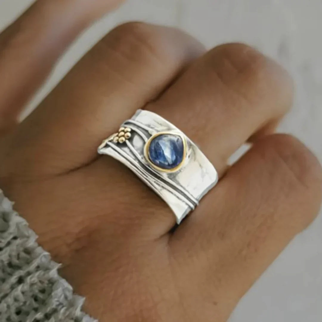 Revere | Serenidad – Ring med Blå Stein