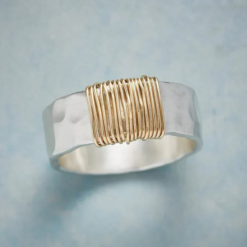 Revere | Kaia – Boho-ring av gyldne tråder